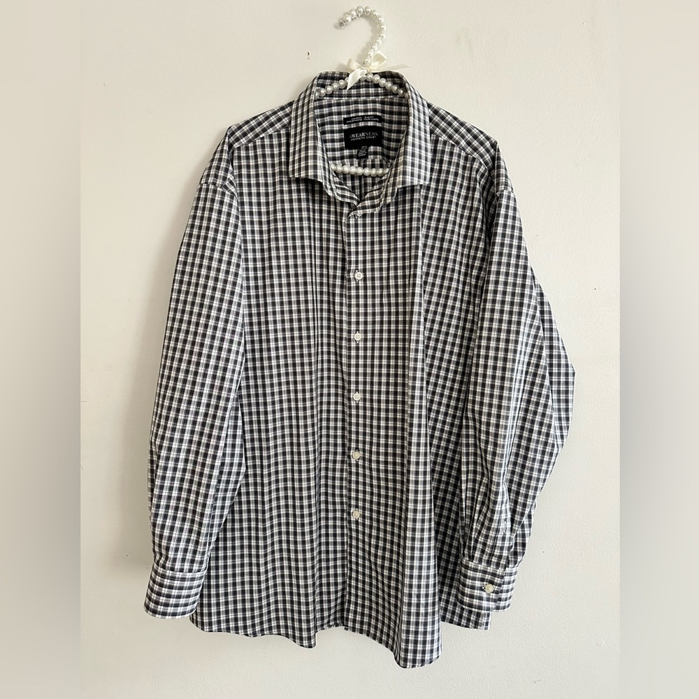 2 Men Button Down Shirts - Picture 7 of 13